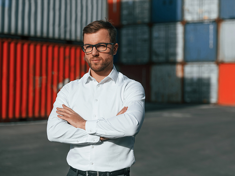 Kaufleute für Spedition und Logistikdienstleistung bei der Arbeit